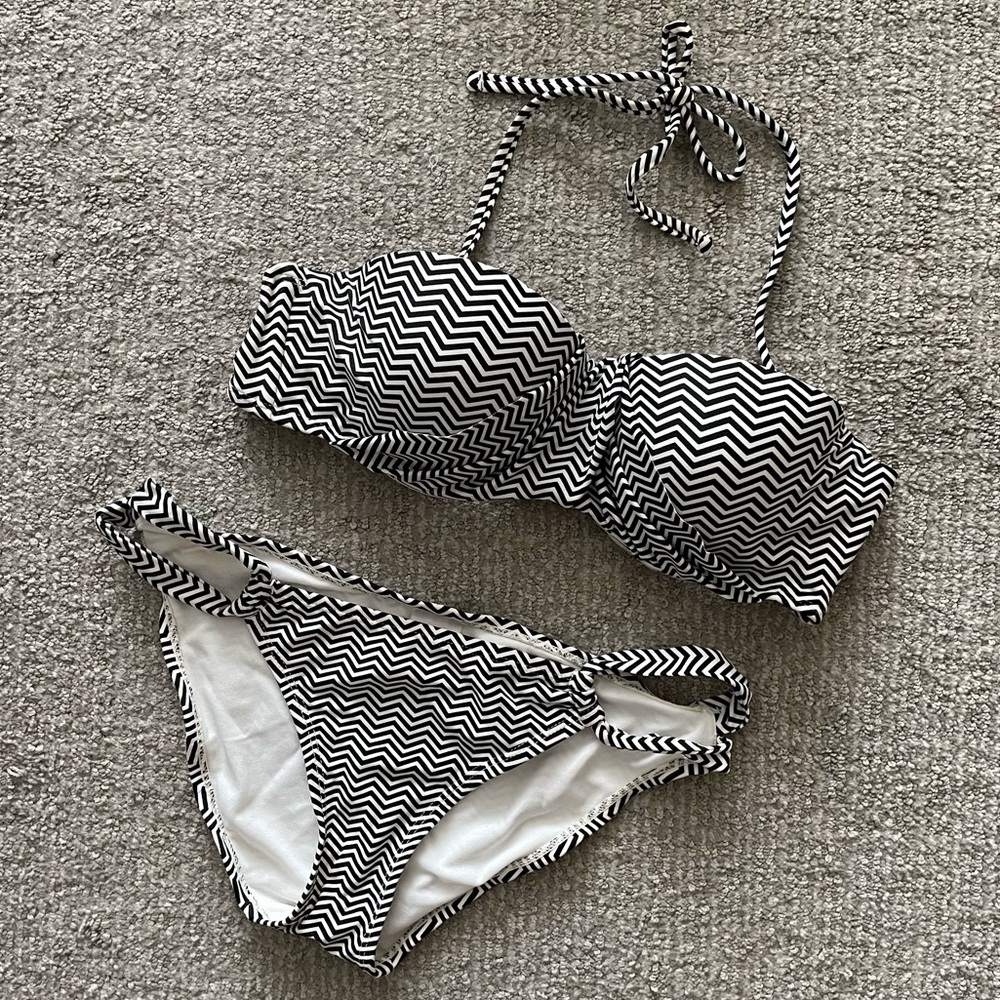 XHILARATION Black and White Chevron Bikini Set 👙☀️